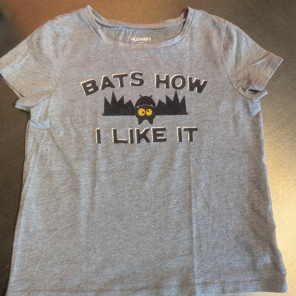 Old Navy Bats How I Like it Tshirt M (8)
